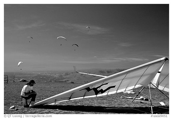 Hand-glider,  Mission Peak Regional Park. California, USA