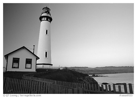Pigeon Point Lighthouse, dusk. San Mateo County, California, USA (black and white)