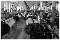 Textile Looms, Boott Cottom Mills Museum, Lowell National Historical Park. Massachussets, USA ( black and white)