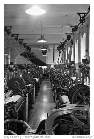 Power looms, Boott Cottom Mills Museum, Lowell National Historical Park. Massachussets, USA (black and white)