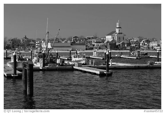 Harbor, beach, and town, Provincetown. Cape Cod, Massachussets, USA (black and white)