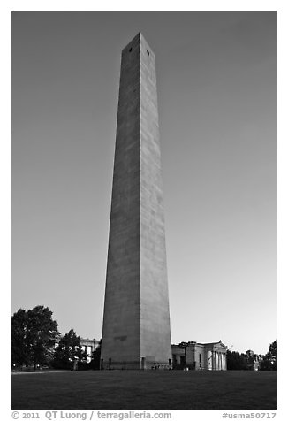 Bunker Hill Monument, sunrise, Charlestown. Boston, Massachussets, USA (black and white)