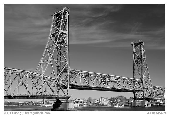 Vertical lift bridge moving upwards. Portsmouth, New Hampshire, USA