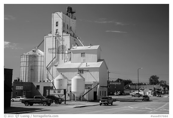 Main street with grain silo, Belle Fourche. South Dakota, USA (black and white)