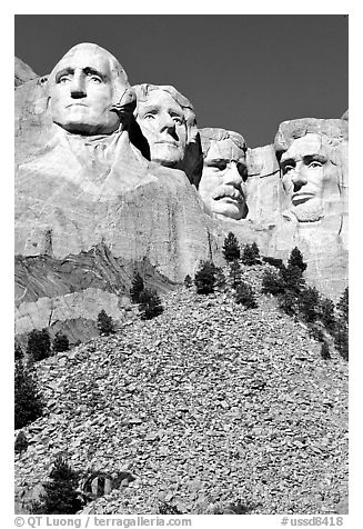 Faces of Four US Presidents carved in stone, Mt Rushmore National Memorial. South Dakota, USA