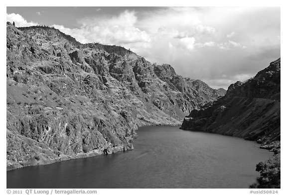 Hells Canyon Reservoir. Hells Canyon National Recreation Area, Idaho and Oregon, USA (black and white)