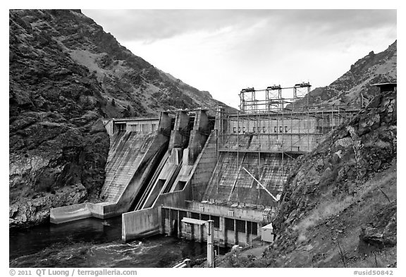 Hells Canyon Dam. Hells Canyon National Recreation Area, Idaho and Oregon, USA (black and white)