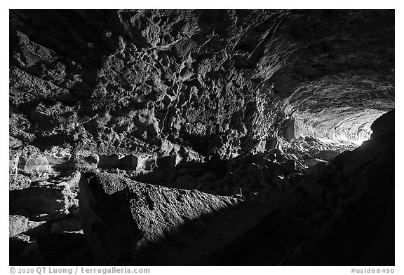 Passage near Bear Trap Cave entrance. Craters of the Moon National Monument and Preserve, Idaho, USA (black and white)