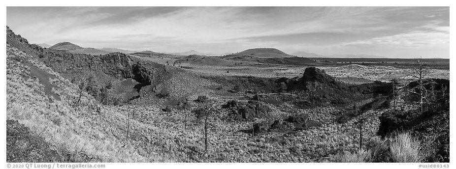 Echo Crater walls and Crescent Butte. Craters of the Moon National Monument and Preserve, Idaho, USA (black and white)