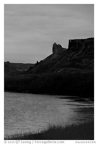 River and Hole-in-the-Wall, sunrise. Upper Missouri River Breaks National Monument, Montana, USA (black and white)