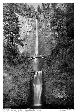 Multnomah Falls. Columbia River Gorge, Oregon, USA