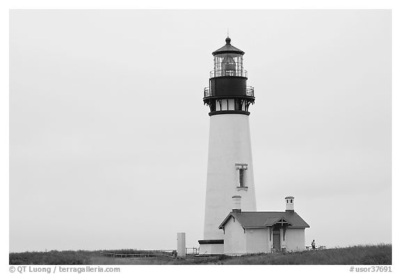 Lighthouse at Yaquina Head. Newport, Oregon, USA (black and white)