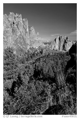 River valley and cliffs. Smith Rock State Park, Oregon, USA (black and white)