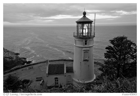 Heceta Head light and ocean,. Oregon, USA
