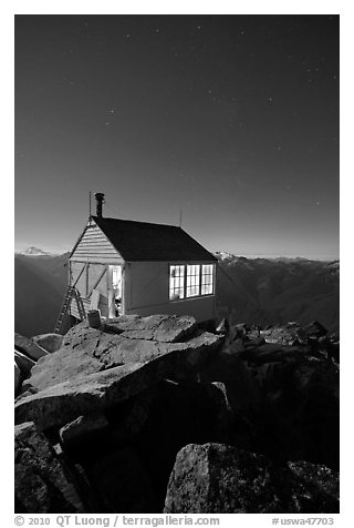 Hidden Lake Lookout by night, Mount Baker Glacier Snoqualmie National Forest. Washington (black and white)