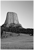Devils Tower monolith at sunset, Devils Tower National Monument. Wyoming, USA (black and white)