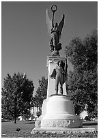 Monument to soldiers of the Confederacy. Little Rock, Arkansas, USA ( black and white)