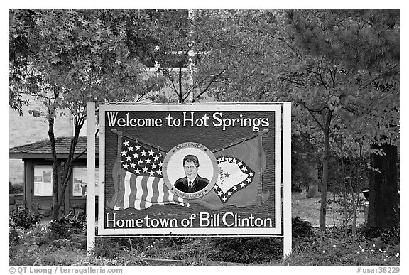 Welcome sign featuring Bill Clinton. Hot Springs, Arkansas, USA (black and white)