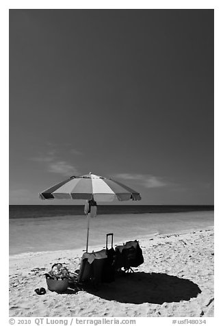 Beach unbrella, blue sky and water, Bahia Honda State Park. The Keys, Florida, USA