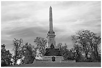 Obelisk and statues commemorating a unit, Vicksburg National Military Park. Vicksburg, Mississippi, USA (black and white)