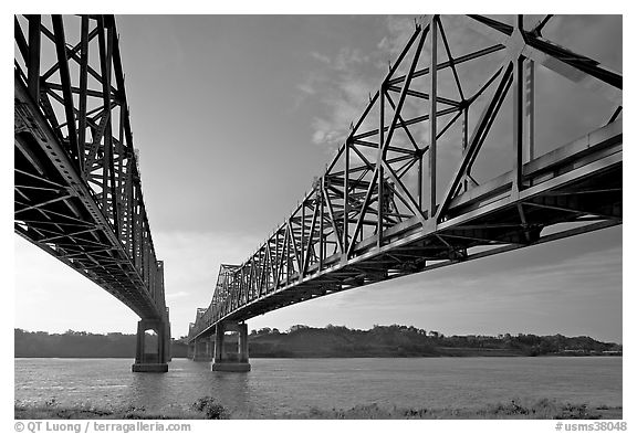 Bridges spanning the Mississippi River. Natchez, Mississippi, USA (black and white)