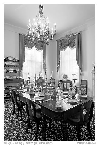 Dining room inside Rosalie house. Natchez, Mississippi, USA (black and white)