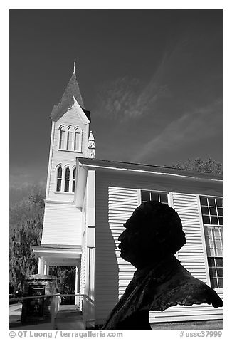 Robert Smalls bust and Tabernacle Baptist Church. Beaufort, South Carolina, USA