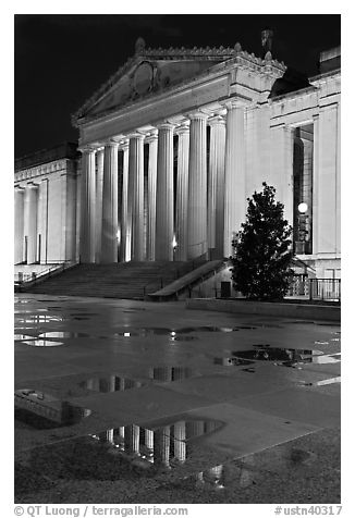 War memorial and reflections by night. Nashville, Tennessee, USA