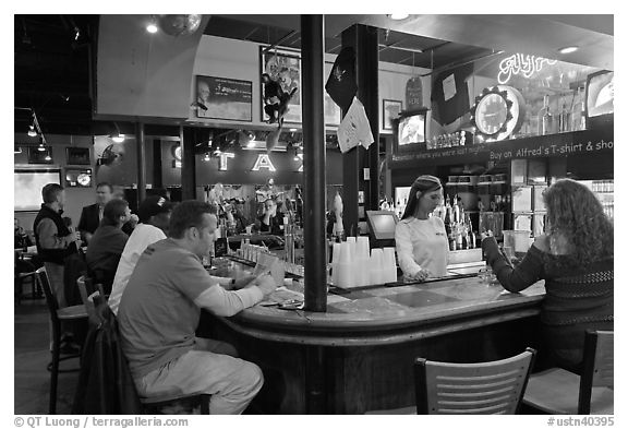 Inside a Beale Street bar. Memphis, Tennessee, USA (black and white)