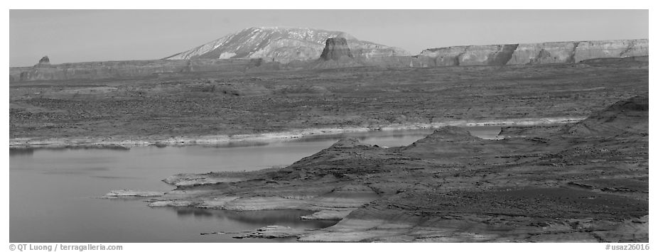 Lake Powell landscape, Glen Canyon National Recreation Area, Arizona. USA (black and white)