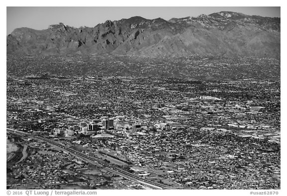 Aerial view of downtown Tucson and mountains. Tucson, Arizona, USA (black and white)