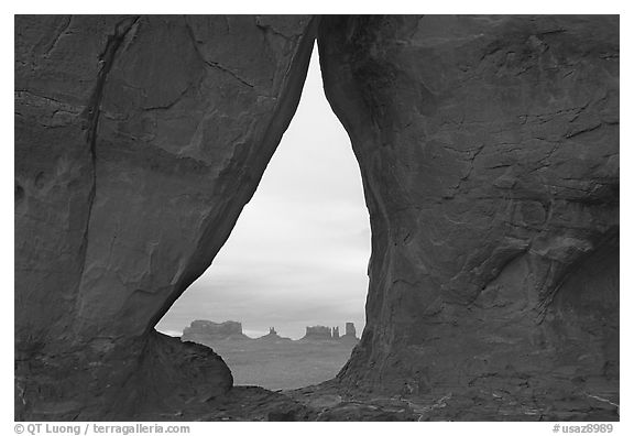 Teardrop Arch. Monument Valley Tribal Park, Navajo Nation, Arizona and Utah, USA (black and white)