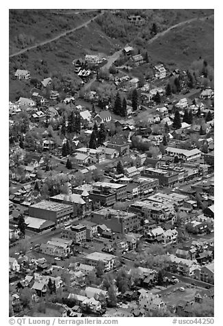Aerial view of streets and buildings. Telluride, Colorado, USA (black and white)