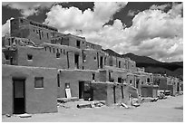 Hlauuma. Taos, New Mexico, USA ( black and white)