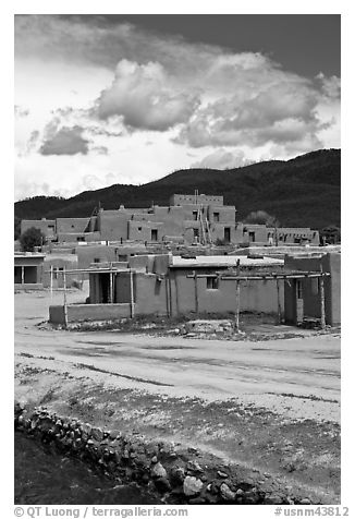 Pueblo dwellings. Taos, New Mexico, USA (black and white)