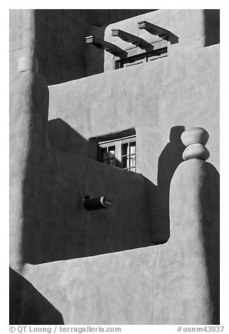 Detail of pueblo style of architecture, Loreto Inn. Santa Fe, New Mexico, USA (black and white)
