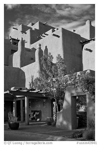 Loreto Inn Entrance. Santa Fe, New Mexico, USA (black and white)