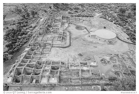 Aerial View of Puebloan-built ruins and reconstructed Great Kiva. Aztek Ruins National Monument, New Mexico, USA (black and white)