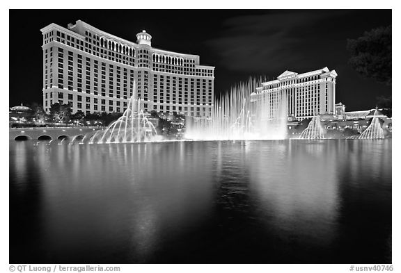 Dancing fountains, Bellagio, and Caesar Palace. Las Vegas, Nevada, USA (black and white)