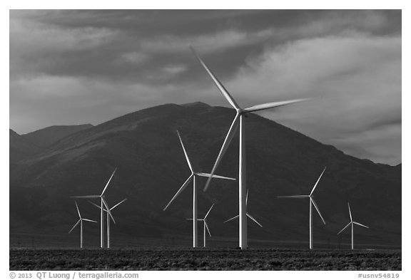 Electricity-generating windmills. Nevada, USA