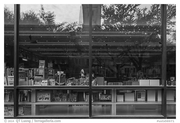 Museum store window reflections. Houston, Texas, USA (black and white)