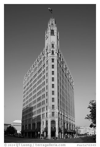 Emily Morgan hotel, late afternoon. San Antonio, Texas, USA (black and white)