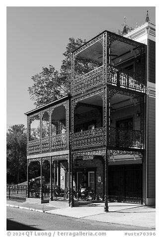 House with wrought iron balconies. Jefferson, Texas, USA (black and white)