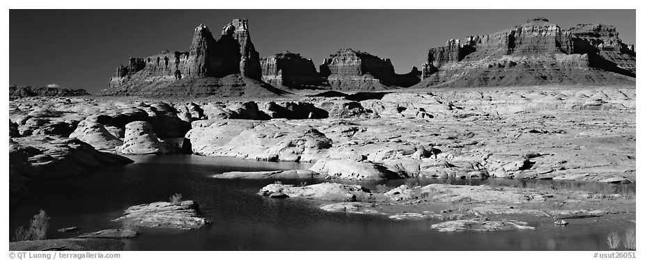 Lake Powell and cliffs, Glen Canyon National Recreation Area, Arizona. USA (black and white)