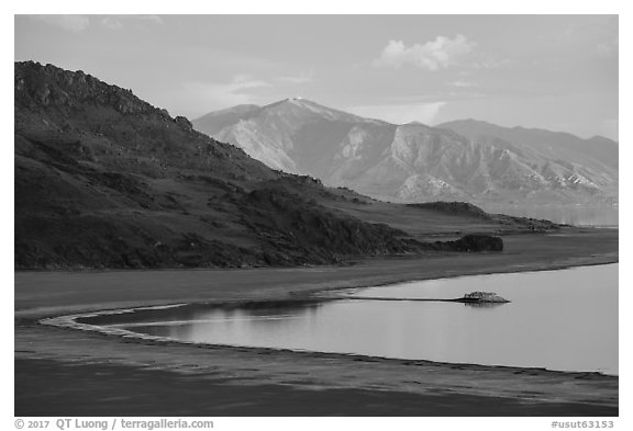 Shoreline and desert hills, Antelope Island, Great Salt Lake,. Utah, USA (black and white)