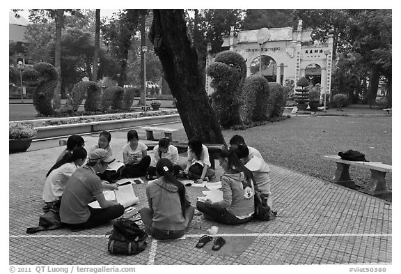 Study group, Cong Vien Van Hoa Park. Ho Chi Minh City, Vietnam (black and white)
