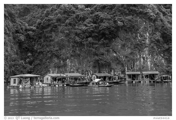 Vung Vieng fishing village. Halong Bay, Vietnam