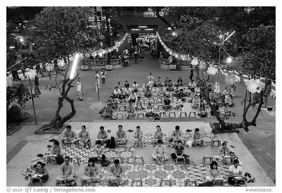 Worshippers from above, Viet Nam Quoc Tu pagoda, District 10. Ho Chi Minh City, Vietnam (black and white)