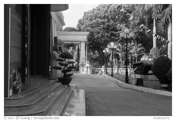 Photograph and tank that crashed through presidential palace. Ho Chi Minh City, Vietnam (black and white)