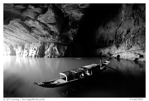 Boat inside the cave, Phong Nha Cave. Vietnam
